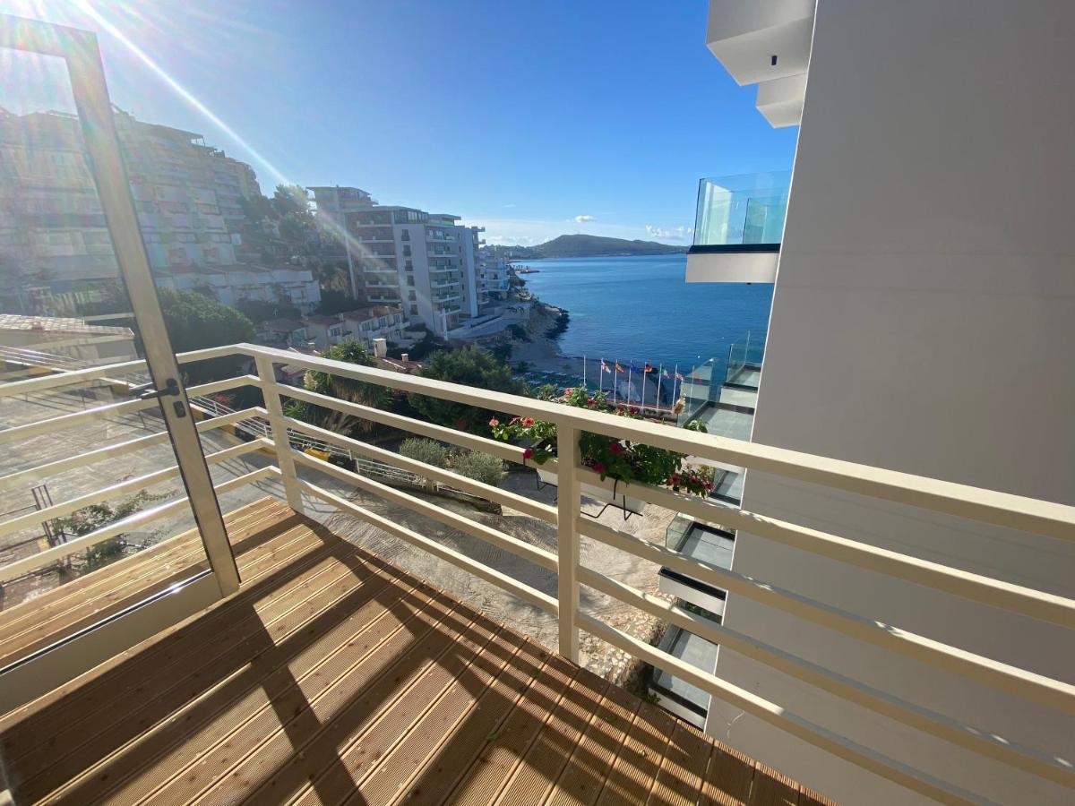 Apartamente Berti'S Garden Sarandë Exteriör bild