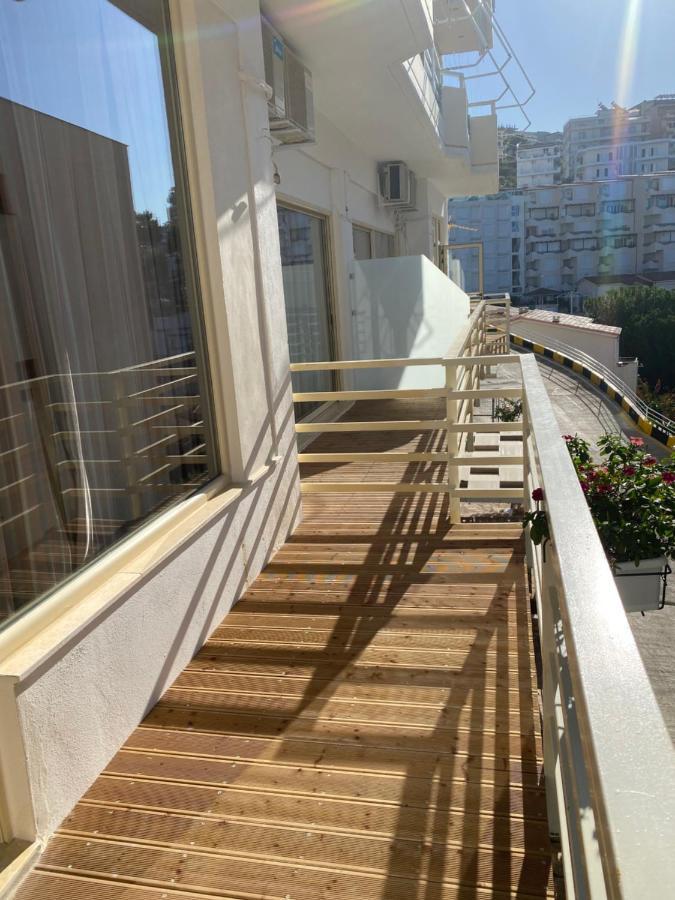 Apartamente Berti'S Garden Sarandë Exteriör bild