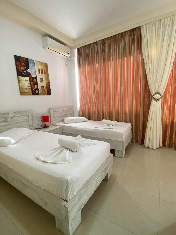 Apartamente Berti'S Garden Sarandë Exteriör bild