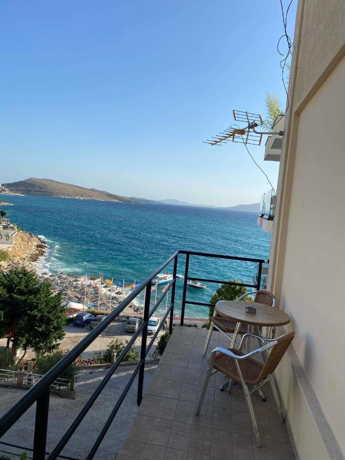 Apartamente Berti'S Garden Sarandë Exteriör bild