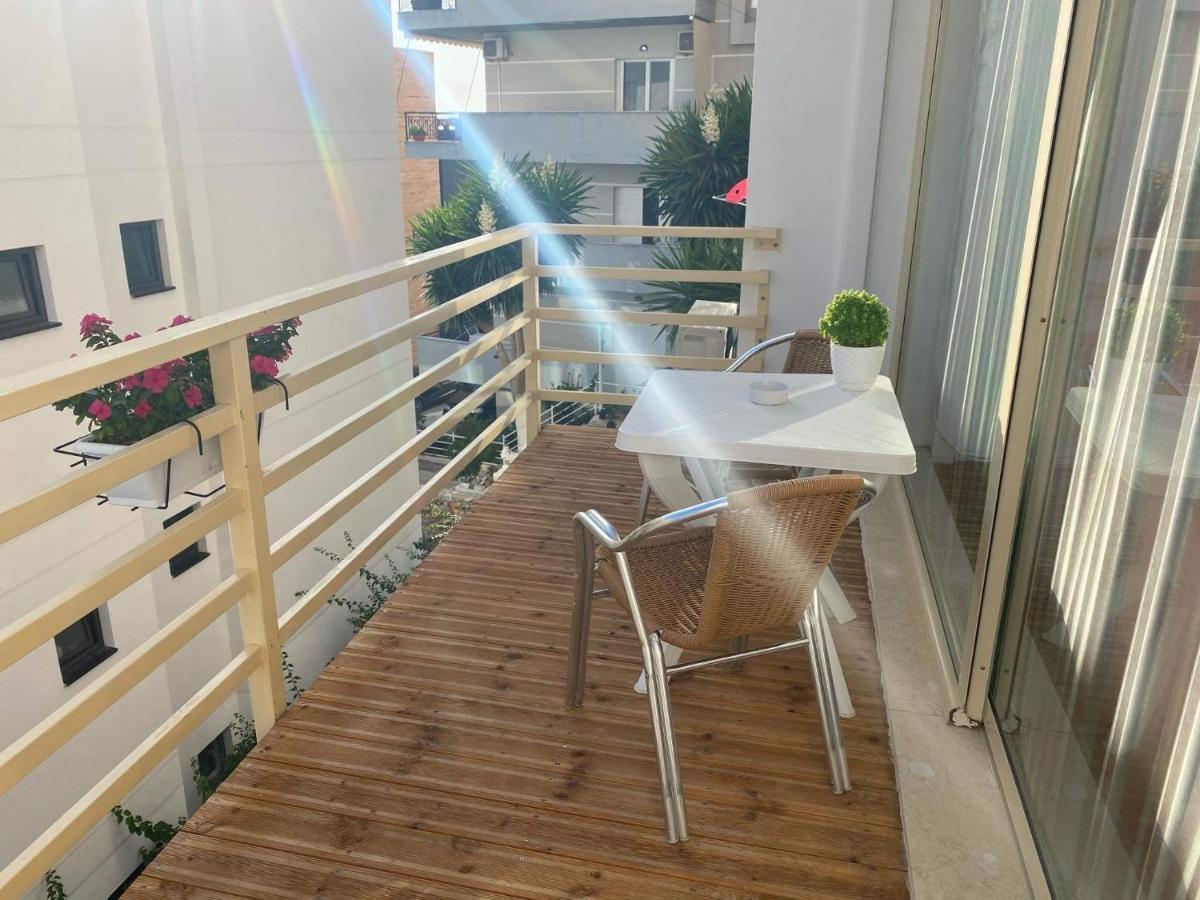 Apartamente Berti'S Garden Sarandë Exteriör bild