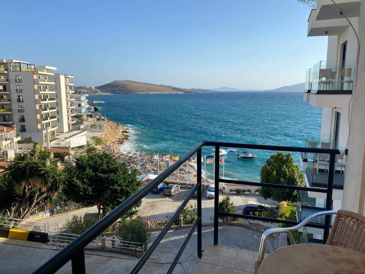Apartamente Berti'S Garden Sarandë Exteriör bild