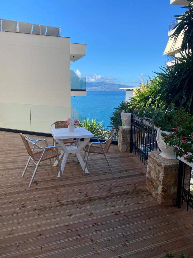 Apartamente Berti'S Garden Sarandë Exteriör bild