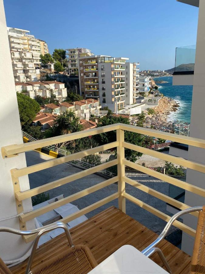 Apartamente Berti'S Garden Sarandë Exteriör bild