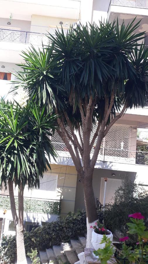 Apartamente Berti'S Garden Sarandë Exteriör bild