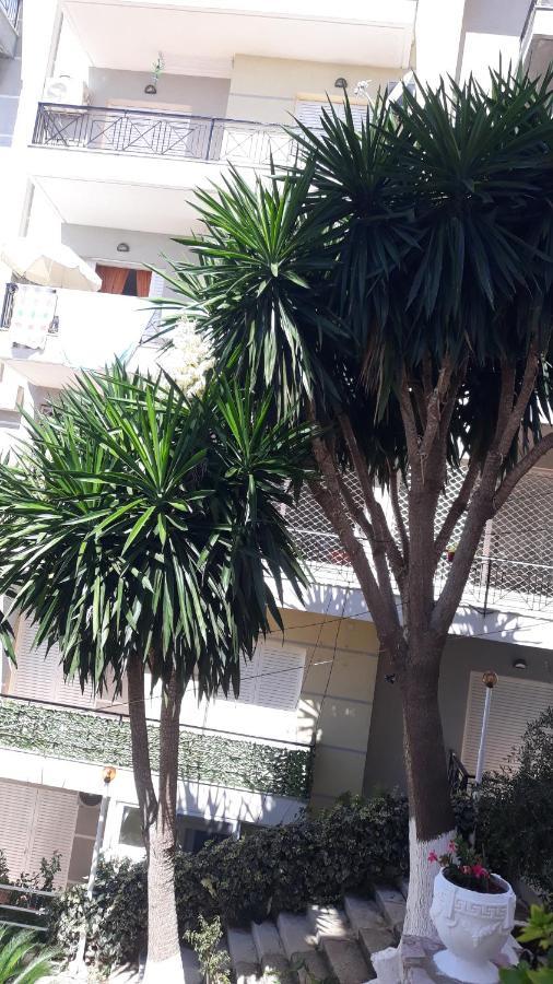 Apartamente Berti'S Garden Sarandë Exteriör bild