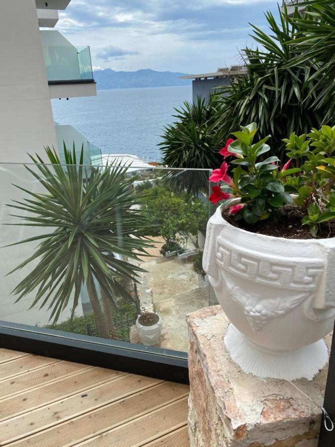 Apartamente Berti'S Garden Sarandë Exteriör bild