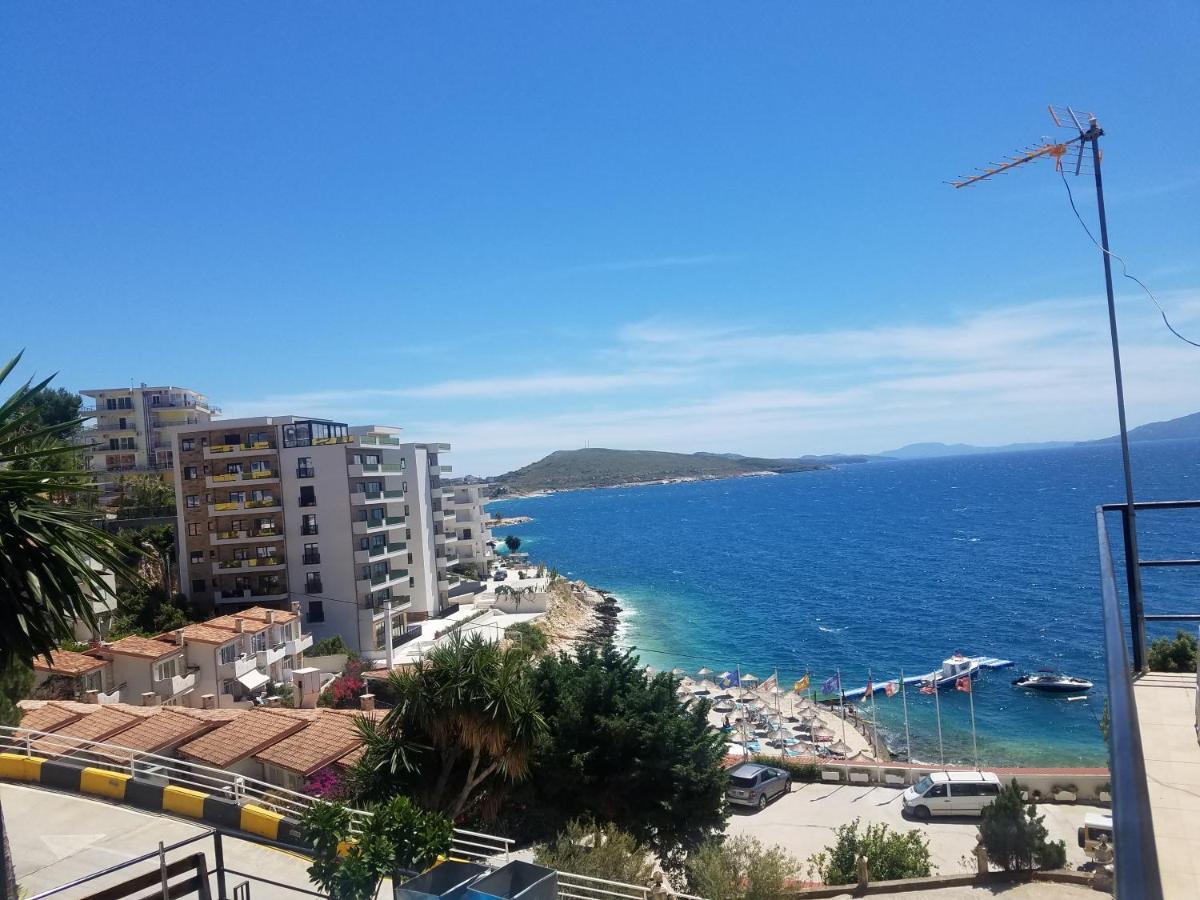 Apartamente Berti'S Garden Sarandë Exteriör bild